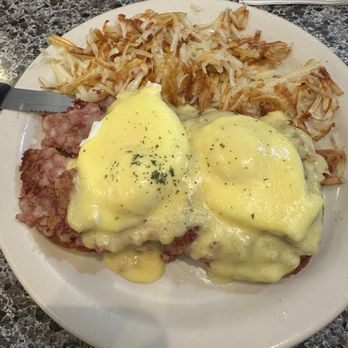 Golden Nugget Pancake House - Irish Eggs Benedict - Breakfast & Brunch Near Me - Chicago, Illinois Golden Nugget Pancake House - Irish Eggs Benedict - Breakfast & Brunch Near Me - Chicago, Illinois