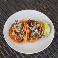 Tacos El Azteca - Tacos de Birria