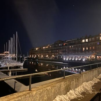 Boston Sail Loft - Outside restaurant ambience - Bars Near Me - Boston, Massachusetts