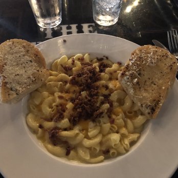 The Barn - Mac & cheese with bacon, slice of garlic bread - Italian Near Me - Ramona, California The Barn - Mac & cheese with bacon, slice of garlic bread - Italian Near Me - Ramona, California