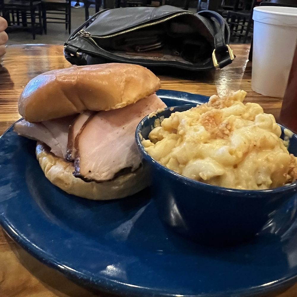 MOJO Kitchen, BBQ Pit Blues Bar - Turkey sandwich with Mac-n-cheese - Barbeque Near Me - Jacksonville Beach, Florida MOJO Kitchen, BBQ Pit Blues Bar - Turkey sandwich with Mac-n-cheese - Barbeque Near Me - Jacksonville Beach, Florida