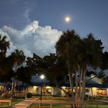 The Cove Pub and Grub - View of restaurant - Pubs Near Me - Inverness, Florida The Cove Pub and Grub - View of restaurant - Pubs Near Me - Inverness, Florida