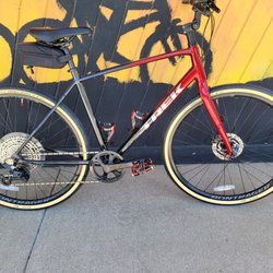 Scooter's Holt Pro Cycle - I think the new tyres bring out the red and the gun metal grey. Good choice for sure