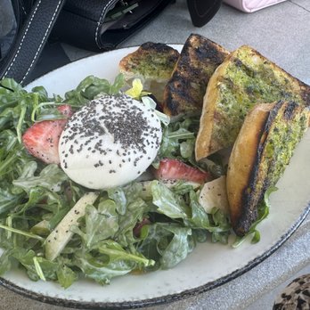 Farm and Craft Scottsdale - Strawberries & Burrata - New American Near Me - Scottsdale, Arizona