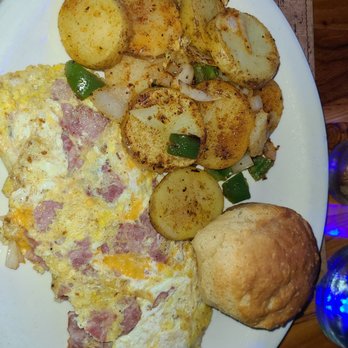 4 Brothers Breakfast - Turkey bacon & turkey sausage omelet with home fries and very good biscuit.. delicious - Southern Near Me - Warren, New Jersey 4 Brothers Breakfast - Turkey bacon & turkey sausage omelet with home fries and very good biscuit.. delicious - Southern Near Me - Warren, New Jersey