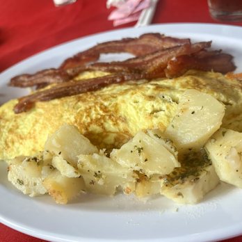 Olde Towne Cafe & Inn - an omelet with potatoes and bacon - Comfort Food Near Me - Pataskala, Ohio Olde Towne Cafe & Inn - an omelet with potatoes and bacon - Comfort Food Near Me - Pataskala, Ohio
