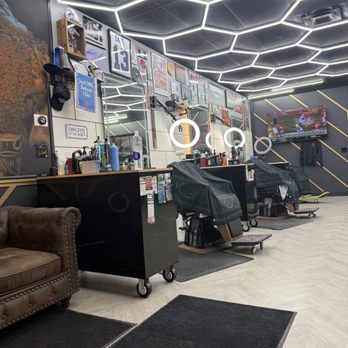 Gold Standard Barber Lounge - Barbers Near Me - Amherst, New York Gold Standard Barber Lounge - Barbers Near Me - Amherst, New York