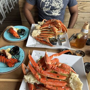 Hooper's Crab House - Snow Crab Legs and lobster - Seafood Near Me - Ocean City, Maryland