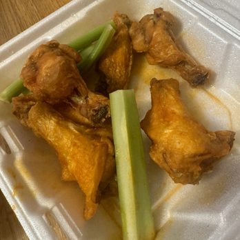 Victorian House Restaurant - Dry wings - American Near Me - Cheshire, Connecticut Victorian House Restaurant - Dry wings - American Near Me - Cheshire, Connecticut