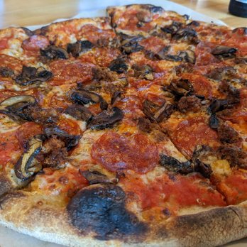 The Wheel Apizza Pub - Longbridge Hacker pizza - Pizza Near Me - Eugene, Oregon