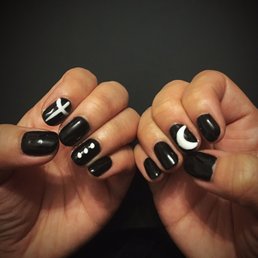 I drew a little diagram of what I wanted on what nail, (I had Anna) and she did a great job!  gel manicures!
