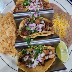 Mariachi Loco Mexican Grill & Taqueria - Street taco combination plate.
