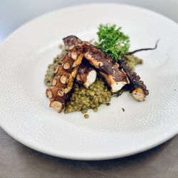 Villa Malpensa - Octopus and lentils
