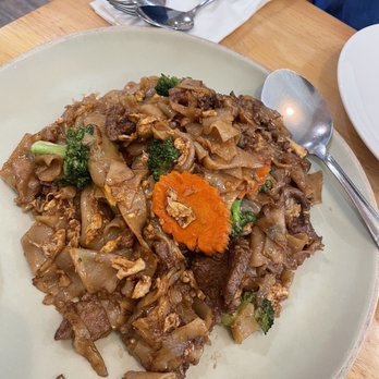 Basil & Co - Pad See Ew - Thai Near Me - Diamond Bar, California Basil & Co - Pad See Ew - Thai Near Me - Diamond Bar, California
