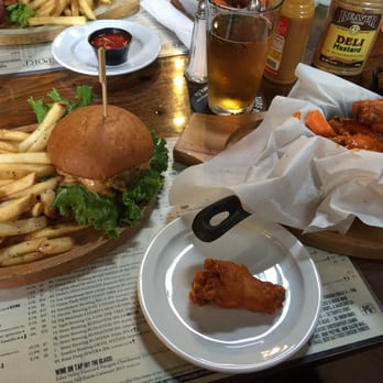 Barrelhouse 101 - Classic cheeseburger and buffalo wings! - American Near Me - Ventura, California