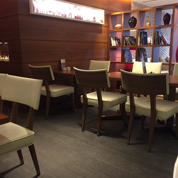 Hilton Dresden - Executive Lounge. - Hotels Near Me - Dresden, SN
