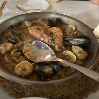 Dos Besos - Paella - Spanish Near Me - Pasadena, California