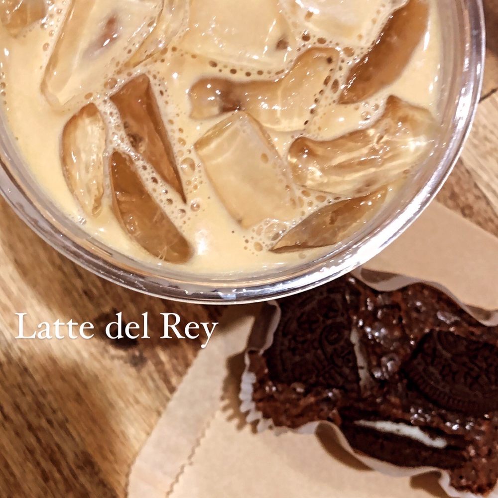 Latte del Rey and an Oreo brownie! Latte del Rey and an Oreo brownie!