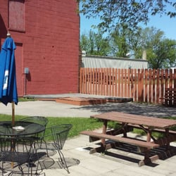Side Street Bar N Grill - Outside entertainment