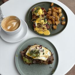 Eggs Benedict, Protein Toast