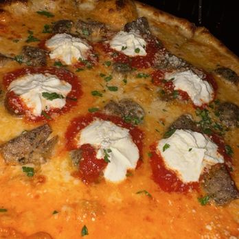 Perla's Pizza - Mom's Spaghetti & Meatballs - Cocktail Bars Near Me - Winter Park, Florida