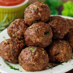 Eastern Promise - Meatballs served with mozzarella cheese or plain.