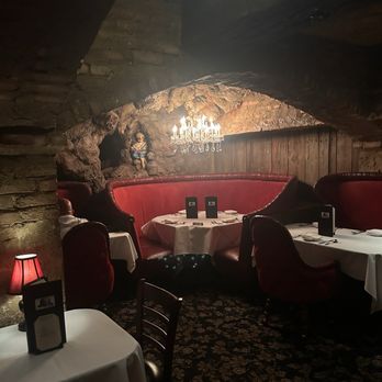 The Cellar Restaurant - Decor - French Near Me - Fullerton, California