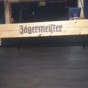 Restaurant Cabaret Liquor Store - Dance floor - Beer, Wine & Spirits Near Me - Magog, Quebec