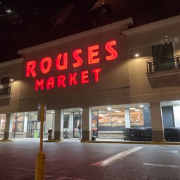 Exterior photo of Rouses Market - Metairie, Louisiana Exterior photo of Rouses Market - Metairie, Louisiana