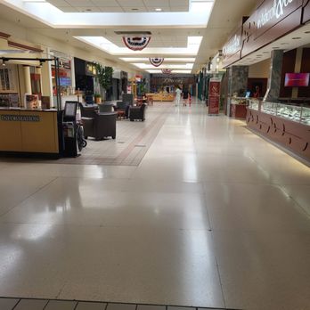 Richland Mall - EMPTY. Many stores not open on a Sunday afternoon. - Shopping Centers Near Me - Mansfield, Ohio Richland Mall - EMPTY. Many stores not open on a Sunday afternoon. - Shopping Centers Near Me - Mansfield, Ohio