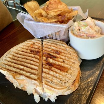 Lambertville Station Restaurant - Turkey Sandwich - American Near Me - Lambertville, New Jersey