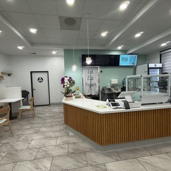 Let Eat Yogurt - Inside of establishment - Desserts Near Me - Buena Park, California Let Eat Yogurt - Inside of establishment - Desserts Near Me - Buena Park, California