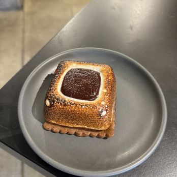 Dandelion Chocolate - S'more - Chocolatiers & Shops Near Me - San Francisco, California Dandelion Chocolate - S'more - Chocolatiers & Shops Near Me - San Francisco, California
