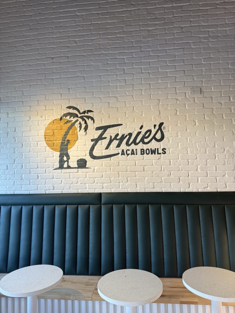 Ernie’s Acai Logo