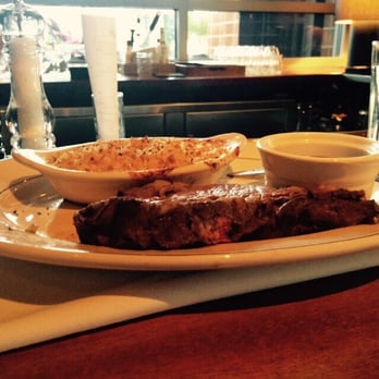 J. Alexander's - Prime rib with Mac and cheese - New American Near Me - Jacksonville, Florida
