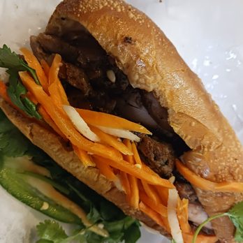 Phoviet 126 Vietnamese Restaurant - Close up of Chicken Báhn Mì - Vietnamese Near Me - Blaine, Minnesota Phoviet 126 Vietnamese Restaurant - Close up of Chicken Báhn Mì - Vietnamese Near Me - Blaine, Minnesota