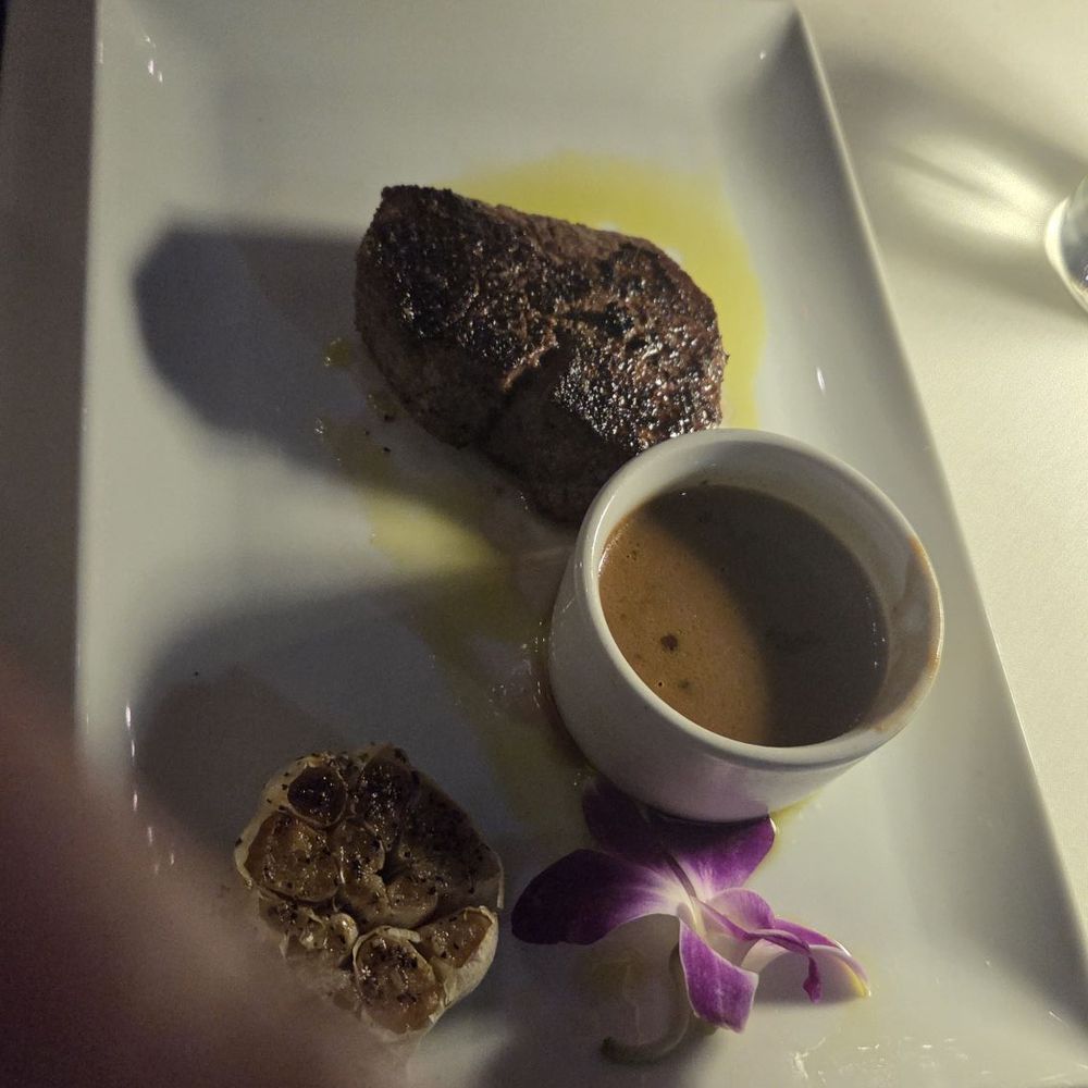 De Baca Steakhouse - 6 oz filet (au poivre sauce) & gratin dauphinoise - Steakhouses Near Me - College Station, Texas