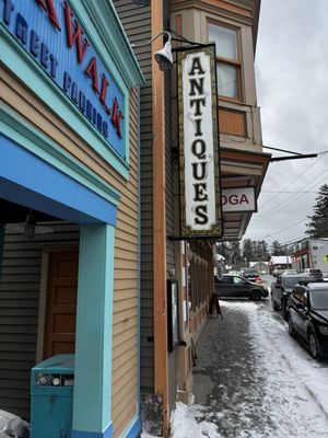 Tannersville Antique & Artisan Center by null