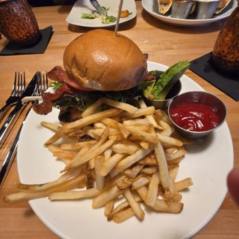 Walnut Grill - California chicken sandwich and fries - American Near Me - Washington, Pennsylvania