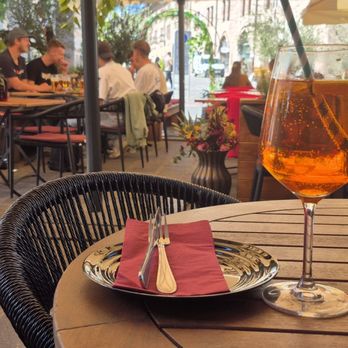 Maestro - Aperol Spritz on the patio - Italian Near Me - Nuremberg, BY