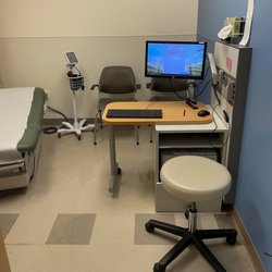Providence Monroe Walk-In Care - Exam room
