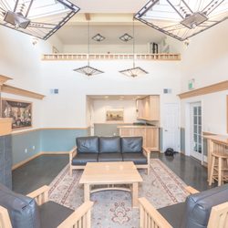 Town Center Apartments - Creekside Room