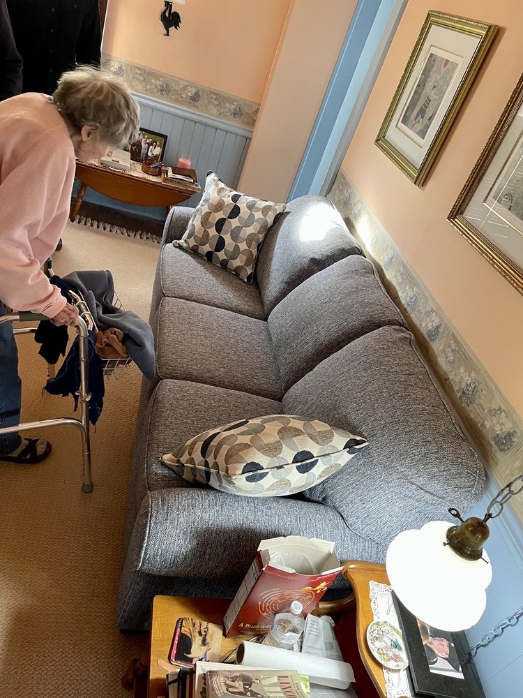 JAKE’S FURNISHINGS Updated August 2024 1100 Woodlawn Rd, Lincoln, Illinois Furniture