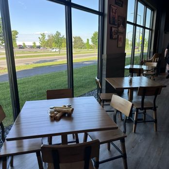 Mr Pigs Smokery - Seating - Cocktail Bars Near Me - Shakopee, Minnesota