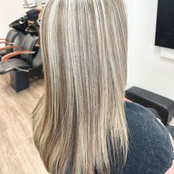 The Hair & Nail Room