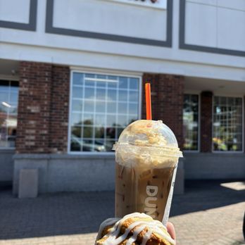 Dunkin' - FREE MED PUMPKIN SPICE SIGNATURE LATTE WITH PURCHASE - Donuts Near Me - Glastonbury, Connecticut Dunkin' - FREE MED PUMPKIN SPICE SIGNATURE LATTE WITH PURCHASE - Donuts Near Me - Glastonbury, Connecticut