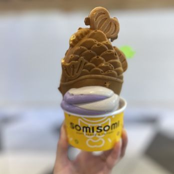 Somisomi - Cookie n cream & ube - Desserts Near Me - Santa Clara, California