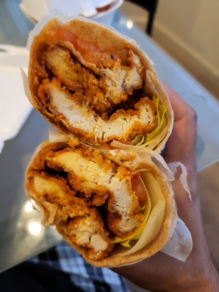 ROOSTER’S CHICKEN & WAFFLES Updated October 2024 39 Photos 1257