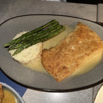 Tommy Bahama Restaurant & Bar - Macadamia-Nut-Crusted Fresh Catch - New American Near Me - Honolulu, Hawaii
