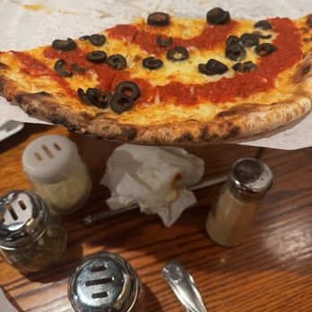 Pizzeria Manninos - Pizza Near Me - Pitman, New Jersey